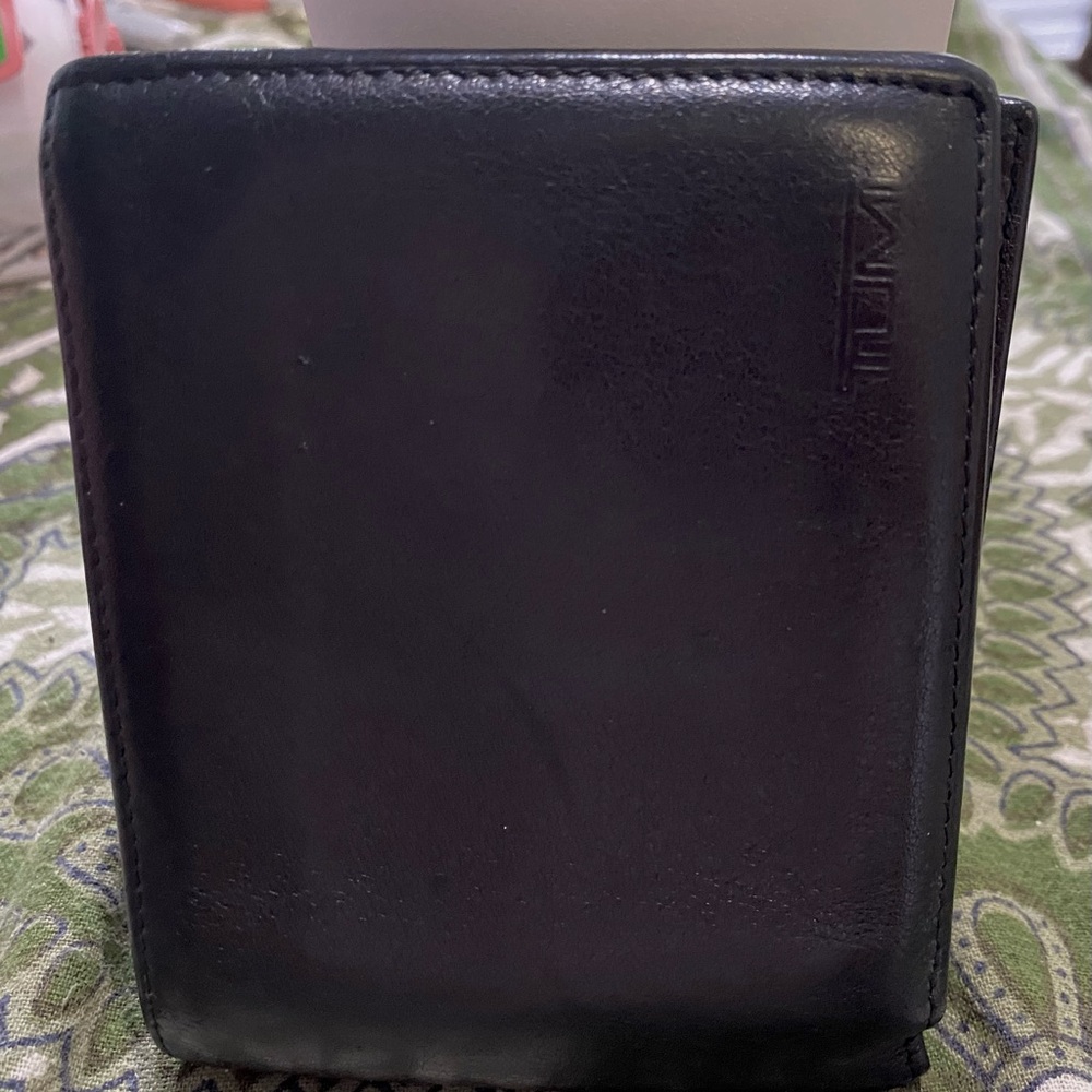 Tumi Men’s Black Trifold Napa Leather Wallet